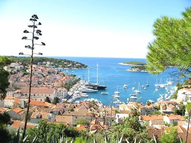 Old Town Hvar & 2*